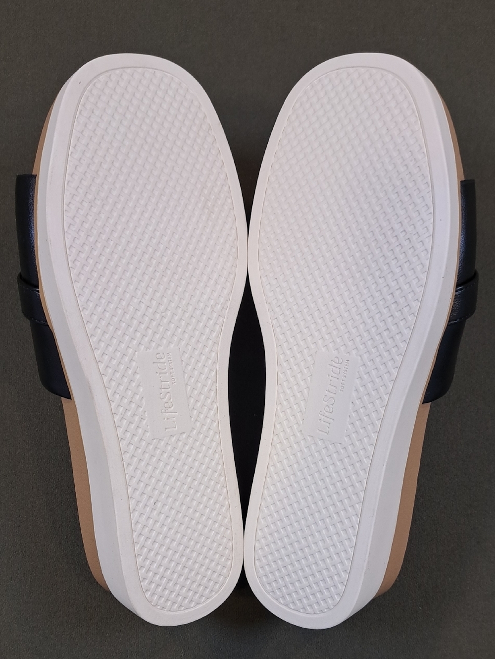 LifeStride Genevieve Sandal - Color: Black - Size: 7.5 Wide - Picture 8 of 9